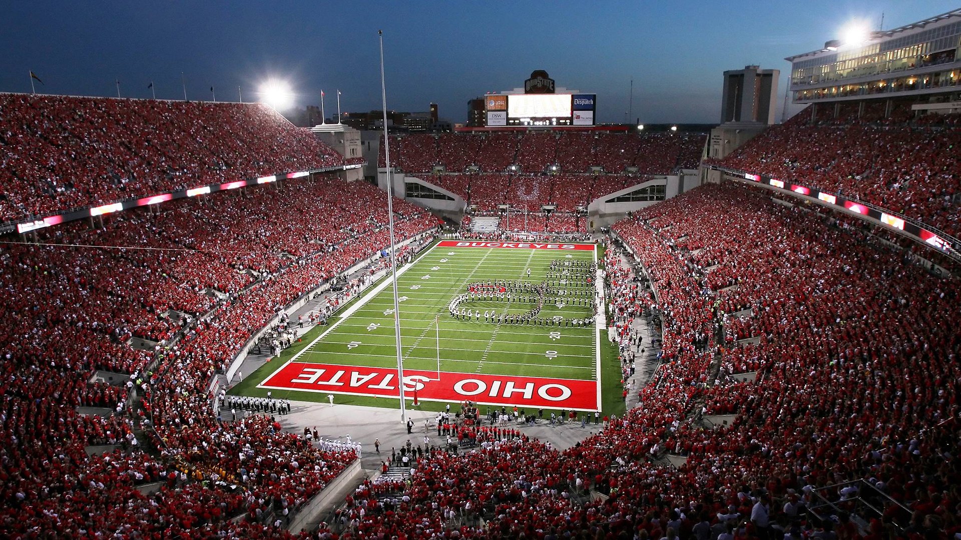 以足球运动为核心的全民健身计划全面推进,提倡足球